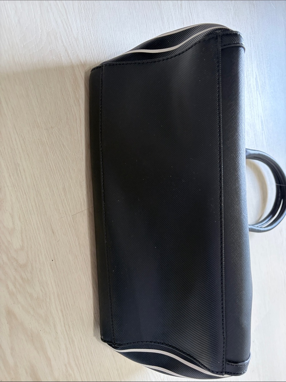 Kenneth Cole purse - Picture 3 of 6